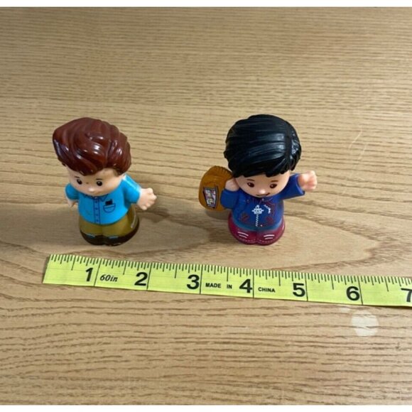 Fisher Price Little People Dad Man & Passenger Ryan Lot of 2 Replacement Figures - Picture 7 of 8